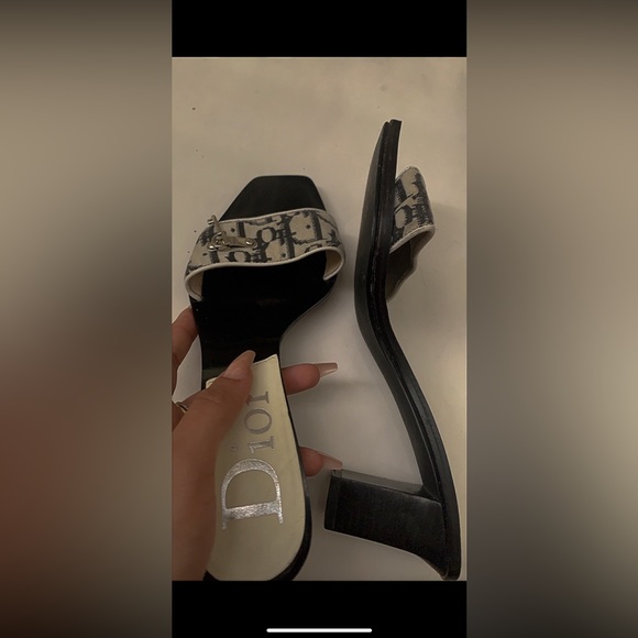 Vintage Dior kitten heels size 6, host pick - Picture 2 of 5